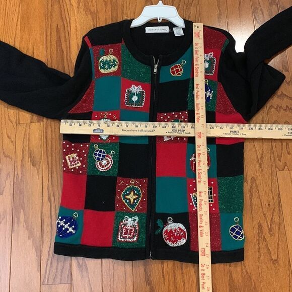 Victoria Jones size large zip up Christmas sweater. Sequins are all intact - Picture 5 of 5